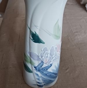 Japanese moriage vase
